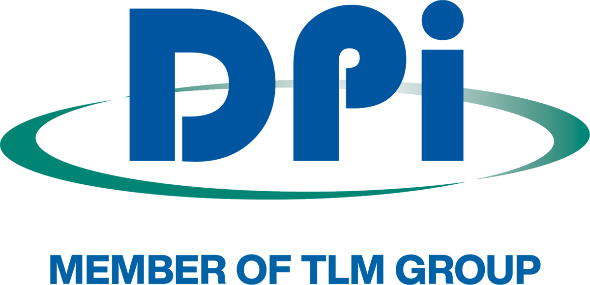 DPI-Logo mit grünem Swoosh und darunter "MEMBER OF TLM GROUP" in Blau - ideal für eine B2B-Agentur.